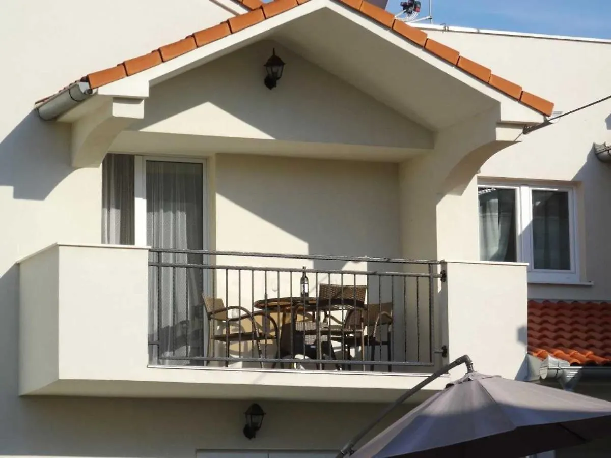 Apartmani Ema Sveti Filip i Jakov 0*,  Croatia